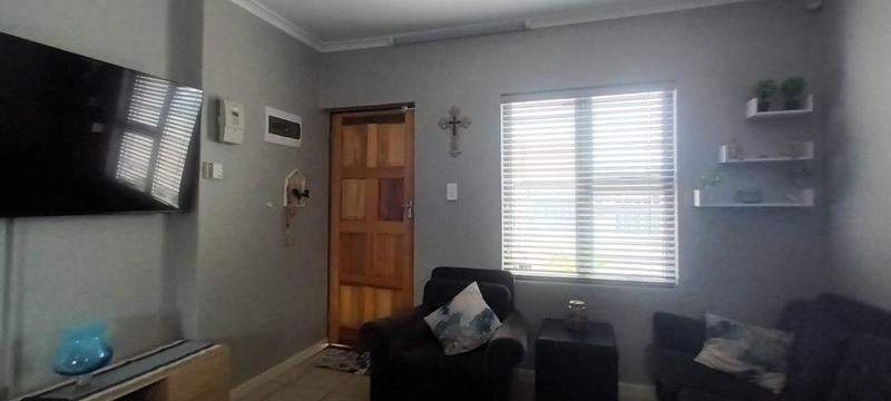 3 Bedroom Property for Sale in Pelikan Park Western Cape